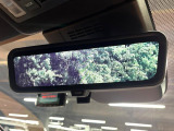 【デジタルインナーミラー】後席の大きな荷物や同乗者で後方が確認しづらい時でも安心!カメラが撮影した車両後方の映像をルームミラー内に表示。クリアな視界で状況の確認が可能です!