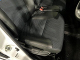 痛みの出やすい運転席シートの角、フロアマット、座面、ともに良好です