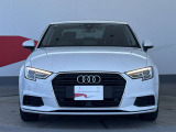 Audiの象徴であるシングルフレームグリルをよりワイドで低くシャープなデザインとすることでワイド&ローのフォルムを協調しています。