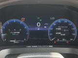 メーター内には運転のアシストをしてくれる表示があり、ドライバーに必要な車両情報を知らせてくれます♪