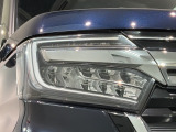 LEDヘッドライトは、点灯の瞬間から最大光量を発揮し、突然暗くなるトンネルなどでの安定感を高めます。