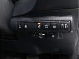 ハンドルヒータースイッチ*ハンドルの左右のグリップ部を暖めることができます。