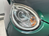 LEDヘッドライトは、点灯の瞬間から最大光量を発揮し、突然暗くなるトンネルなどでの安定感を高めます。