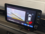 バックギアに入れるだけで自動でリヤカメラに切り替わります!車庫入れやバックが苦手な方にオススメ!
