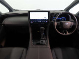 高いホールド性で運転姿勢が安定します。長距離ドライブでも疲れにくいのが魅力です。快適なドライビングライフをお送りください♪