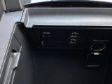 センターコンソールBOX内にUSB端子2個&HDMI端子1個 ミュージックプレーヤー接続でお気に入りの音楽を楽しむことが出来ます♪