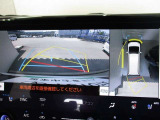 パノラミックビューモニター付きです。車両を上から見たような映像をディスプレイオーディオ画面に表示、運転席からの目線だけでは見にくい、車両周辺の状況をリアルタイムでしっかり確認できます。