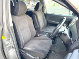 運転席シート廻りは使用感も少なく、良好な状態となっています。前オーナー様が丁寧に使っていたことがよくわかりますね。