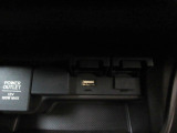 便利な充電用USBジャックも付いています☆周辺機器の充電にご利用頂けます☆
