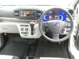 運転席からの視界はこんな感じです☆お気軽にご来店いただき、実際に座って是非お確かめください。ドライバーに寄り添う快適な操作フィールをもたらすステアリングです。