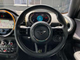 弊社はMINI正規販売店として新型車から旧モデルまでの商品知識と整備知識を備えております。納車後の不明な点等も、お気軽に弊社担当者までお問い合わせ下さい。