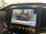 【バックカメラ】運転席から画面上で安全確認ができます。駐車が苦手な方にもオススメな便利機能です。