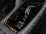 電動パーキングブレーキ・ブレーキホールドを装備してます。ホールド機能は信号待ちが多い一般道で疲労軽減になり、大好評です!