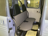 乗車人数や荷物の量、車内での過ごし方に合わせて、シートのレイアウトを変更できます。