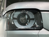 LEDヘッドライトは、点灯の瞬間から最大光量を発揮し、突然暗くなるトンネルなどでの安定感を高めます。