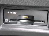 ETC2.0は従来のETCに比べて料金支払いだけではなく渋滞や事故などの道路情報をリアルタイムで受け取る事の出来る「次世代型のETCサービス」です♪