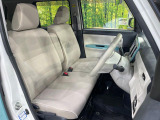 運転席シート廻りは使用感も少なく、良好な状態となっています。前オーナー様が丁寧に使っていたことがよくわかりますね。