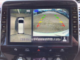 アラウンドビューモニターで周囲の状況を確認しながら駐車できます。