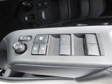 パワーウインドはオールオート機構が付いておりますので、全開・全閉操作が楽にでき便利です。