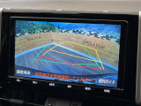 【バックカメラ】駐車時に後方がリアルタイム映像で確認できます。大型商業施設や立体駐車場での駐車時や、夜間のバック時に大活躍!運転スキルに関わらず、今や必須となった装備のひとつです!