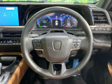 【純正革巻きステアリング】上質な革を使用することで、手にしっかり馴染みとても運転しやすいハンドルです♪