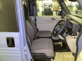 フィット性も良く、楽な運転姿勢を保てます。