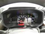 【メーターパネル】視認性の高いメーター。現在の走行距離は1593km。これから一緒に思い出を作れる相棒として、長く大切にお乗りいただけます。