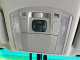 【両側スライドドア】駐車場で隣の車との間隔が狭く乗りにくい時、スライドドアなら安心!ドアオープン時も幅を取らず、開口部が広いので乗り降りがとっても簡単です。大きな荷物の出し入れも後席から可能♪