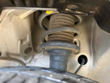 お車を安心してお乗りいただく為には、足回りの定期点検が欠かせません。サービスサポート(有償保証)では無料点検もご提供しており、安心のカーライフをお過ごしいただけるサポート体制が整っています。