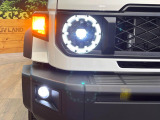 【LEDヘッドライト】悪天候や夜間走行時も良好な視界を確保し安心して運転できる高輝度LEDヘッドライトを装備!点灯速度が早く、消費電力も抑えられています。