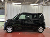 【スマートアシスト搭載車】 衝突回避支援ブレーキ機能(対車両・歩行者)、衝突警報機能(対車両・対歩行者)、誤発信抑制制御機能などの機能で安全な運転をサポートします。