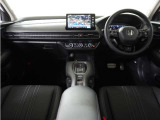 ◆視界広々で非常に運転しやすくロングドライブでも疲れを感じさせないすっきりとまとまったインパネ周りです。