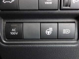 AC100V電源コンセント付き。ステアリングヒーター、オートマチックハイビーム機能付き。