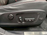 【パワーシート】電動でシートポジションの変更が可能です。手動式より細かくシート設定が可能ですのでより快適な姿勢でドライブを楽しんで頂けるでしょう。