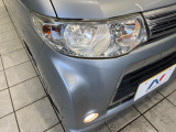 【HIDヘッドライト】非常に明るく前方を照らしてくれるので、悪天候や夜間の走行時も視界良好で安心してお乗りいただけます。