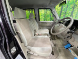 運転席シート廻りは使用感も少なく、良好な状態となっています。丁寧に使われていたことがよくわかりますね。