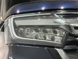LEDヘッドライトは、点灯の瞬間から最大光量を発揮し、突然暗くなるトンネルなどでの安定感を高めます。