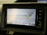車庫入れや駐車で威力を発揮するのがバックモニター!ナビディスプレイに後ろの様子が映し出されるから安心です。