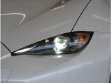 【LEDヘッドライト】省電力で長寿命の明るく運転しやすいLEDヘッドランプです。明るく照らすので暗い夜道からお客様を守ってくれます。お近くの広島マツダまでお越しください。