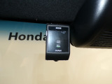 今や必需品となったドライブレコーダーも装着されています。運転中の記録を録画してくれます、万が一の時にドライブレコーダーがあれば安心です!