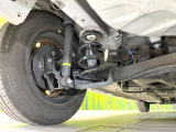 お車を安心してお乗りいただく為には、足回りの定期点検が欠かせません。サービスサポート(有償保証)では無料点検もご提供しており、安心のカーライフをお過ごしいただけるサポート体制が整っています。