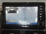 前方の映像だけでなく、車内から後方の映像もばっちり記録します