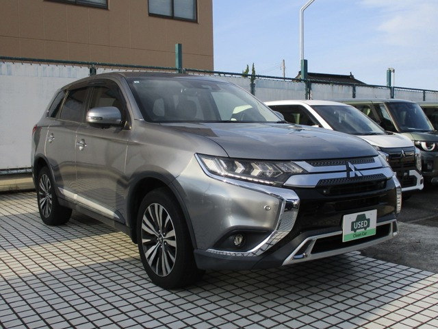 アウトランダー 2.4 24G プラスパッケージ 4WD 