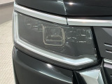 LEDヘッドライトは、点灯の瞬間から最大光量を発揮し、突然暗くなるトンネルなどでの安定感を高めます。