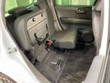 後席をはね上げれば、「もうひとつの荷室」が生まれます。
