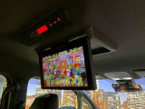 【フリップダウンモニター】付き☆後部座席に座りながら大画面でTVやDVDをお楽しみいただけます♪