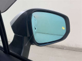 【ブラインドスポットモニター】隣の車線を走る車両をレーダーで検知し、ドアミラーでは見えない死角に存在する車両を検知するとドアミラーに搭載されたインジゲーターが点灯します!