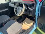 居心地の良い運転席なので長時間座っていられます♪リラックスできるデザインがいいですね♪