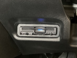 ハンドルの左下にETCがついています。高速道路の料金所の通過も楽々です。カードの取り出しもしやすい場所についています。