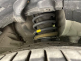 お車を安心してお乗りいただく為には、足回りの定期点検が欠かせません。サービスサポート(有償保証)では無料点検もご提供しており、安心のカーライフをお過ごしいただけるサポート体制が整っています。